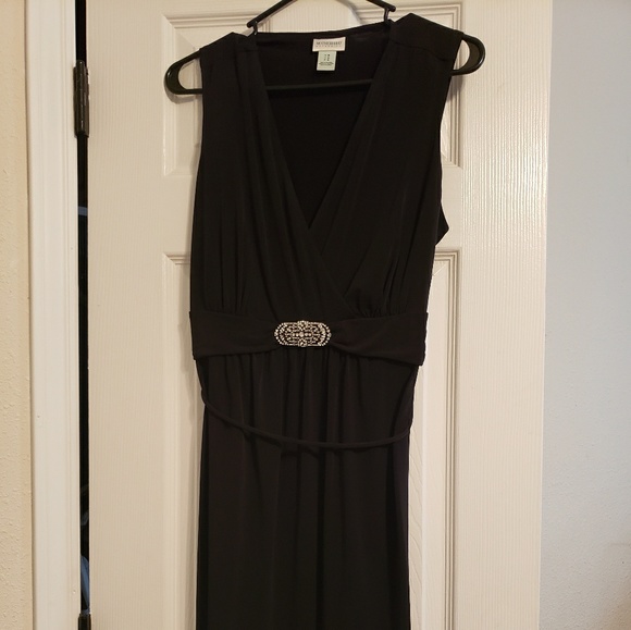 Gorgeous, sleeveless, black maternity dress - Picture 1 of 3